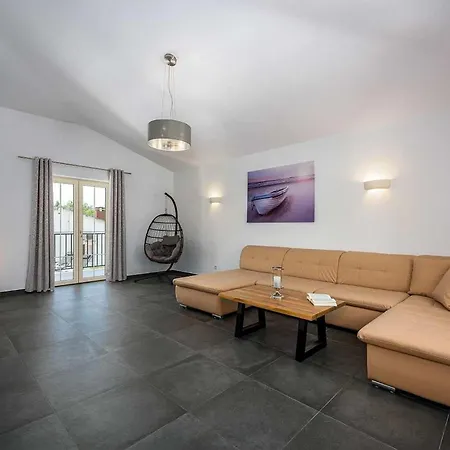 Simic * Πόρετς